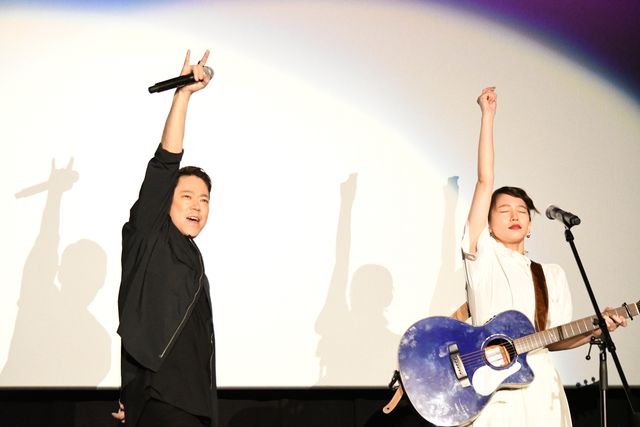 吉岡里帆、人生初ライブに大興奮！映画『音量を上げろタコ！なに歌ってんのか全然わかんねぇんだよ!!』一夜限りのライブイベント（24枚目）