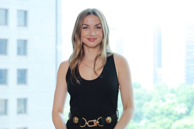 圧倒的な美しさ！来日したアナ・デ・アルマス撮り下ろし（25枚目）