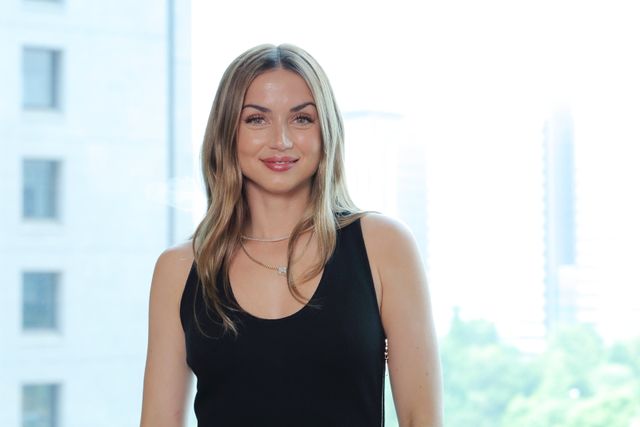 圧倒的な美しさ！来日したアナ・デ・アルマス撮り下ろし（26枚目）