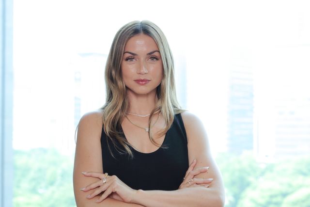 圧倒的な美しさ！来日したアナ・デ・アルマス撮り下ろし（29枚目）