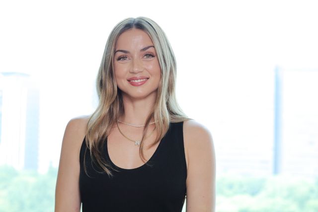 圧倒的な美しさ！来日したアナ・デ・アルマス撮り下ろし（33枚目）