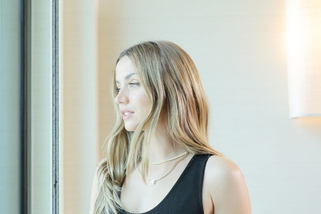 圧倒的な美しさ！来日したアナ・デ・アルマス撮り下ろし（40枚目）