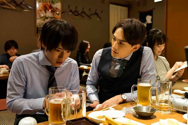 安達を見つめる黒沢…「30歳まで童貞だと魔法使いになれるらしい」第3話場面カット：フォトギャラリー