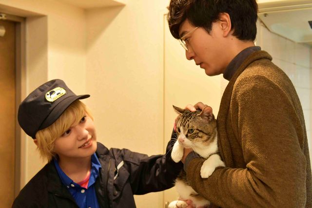 安達を見つめる黒沢…「30歳まで童貞だと魔法使いになれるらしい」第3話場面カット（2枚目）