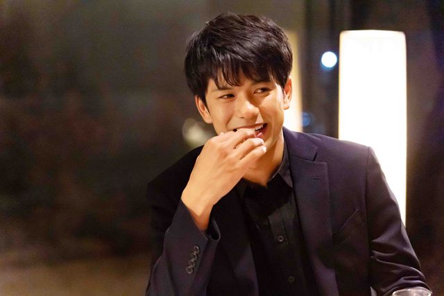 森崎ウィンの真剣なまなざし！映画『僕と彼女とラリーと』場面カット（4枚目）