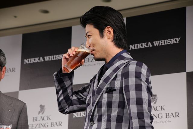 こりゃうまい！玉山鉄二、ウイスキーにご満悦「ブラックニッカ」イベントギャラリー：フォトギャラリー