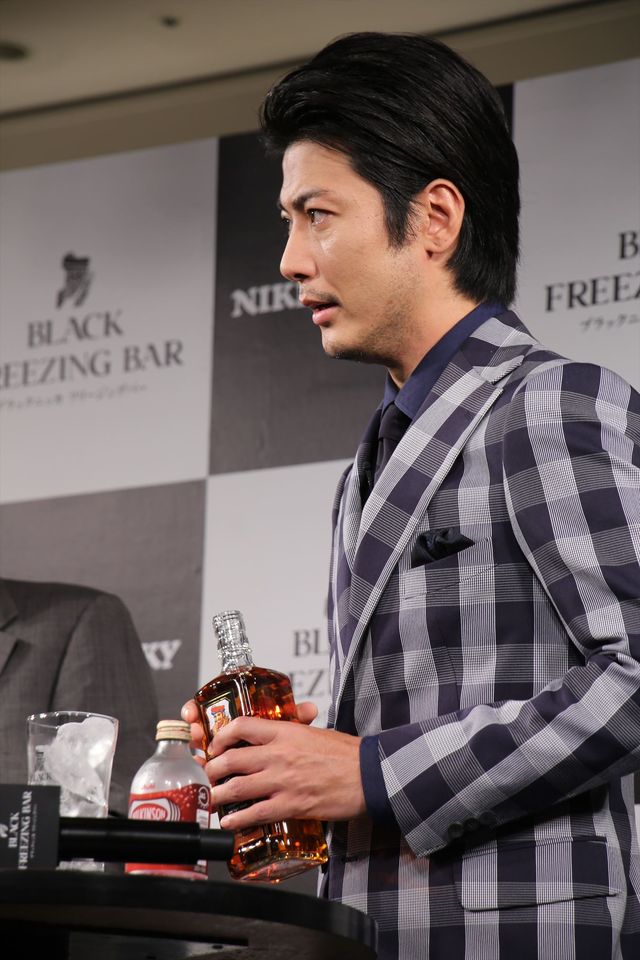 こりゃうまい！玉山鉄二、ウイスキーにご満悦「ブラックニッカ」イベントギャラリー（5枚目）