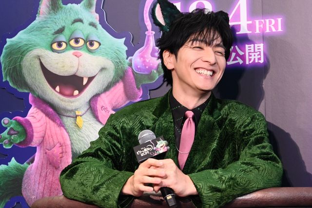 生田斗真、畑芽育の“魔法”で大釜から登場『ビリーと魔法のはじまり』ハロウィンイベント（9枚目）
