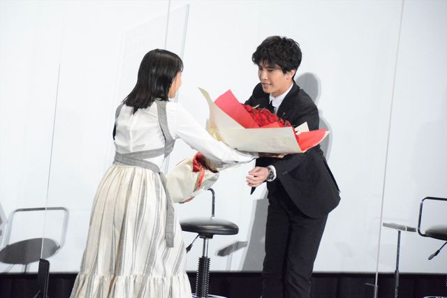 岩田剛典、松井愛莉が登壇！映画×dTVドラマ『名も無き世界のエンドロール』W大ヒット記念舞台あいさつ（11枚目）