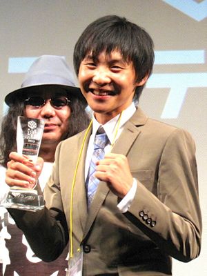 グランプリと観客賞を受賞した黒田将史監督