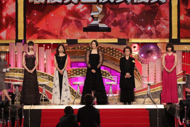 まさに美！長澤まさみ、広瀬すず、小松菜奈らのドレス姿　優秀主演女優賞：フォトギャラリー