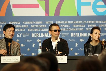 ベルリン映画祭開幕！ - 左から『ザ・グランドマスター（原題）』のトニー・レオン、ウォン・カーウァイ監督、チャン・ツィイー