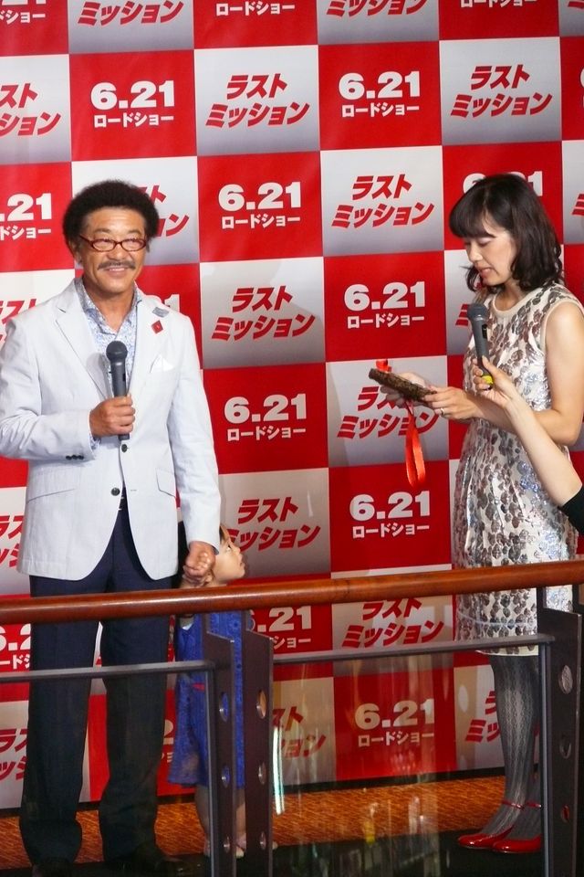 具志堅用高の孫のかわいさにKO！フォトギャラリー（2枚目）