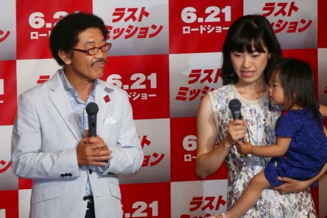 具志堅用高の孫のかわいさにKO！フォトギャラリー（3枚目）