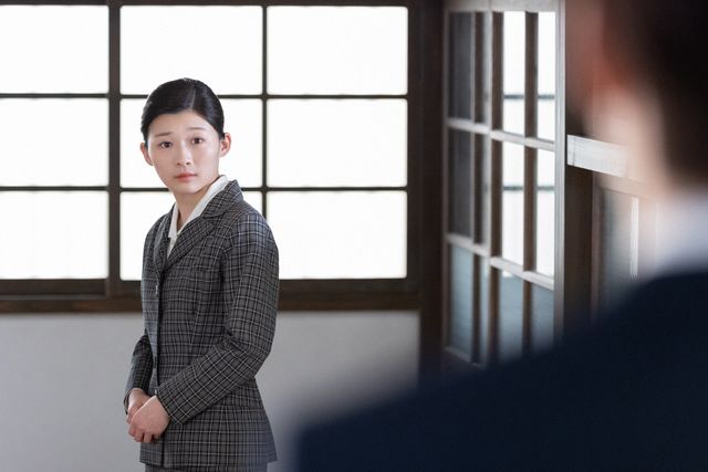 優三（仲野太賀）の話を…「虎に翼」第80回の場面写真（2枚目）