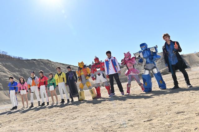 宇宙海賊vs世界海賊！『ゼンキラセンパイ』ゴーカイレッドがゾックス＆フリントに迫る（3枚目）