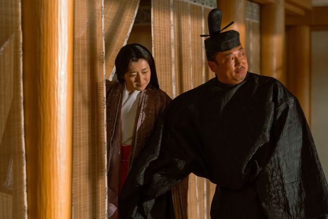 町田啓太＆金田哲、秋山竜次に笑いをこらえるのに必死！「光る君へ」第31回場面写真（10枚目）
