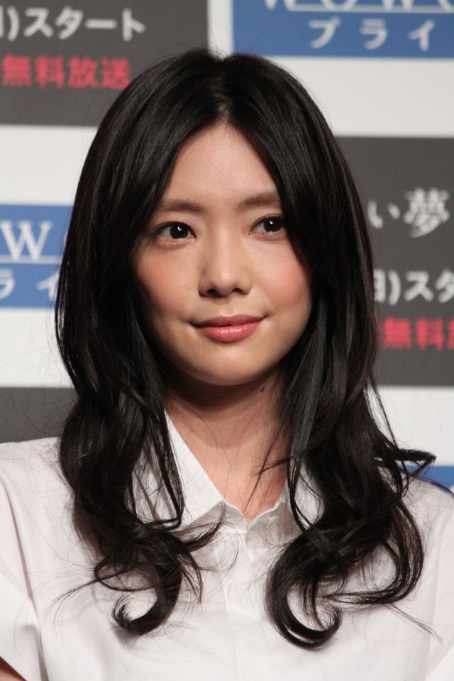 白の衣装で集結！広末＆倉科＆成海＆木村＆高梨の記者会見フォトギャラリー：フォトギャラリー