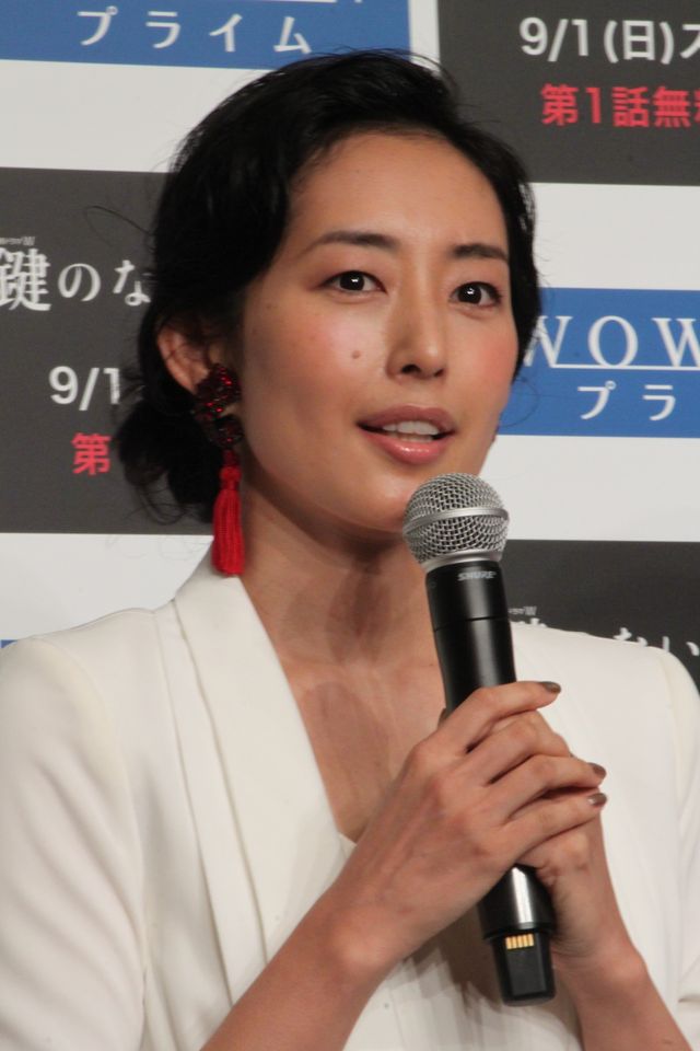 白の衣装で集結！広末＆倉科＆成海＆木村＆高梨の記者会見フォトギャラリー（2枚目）