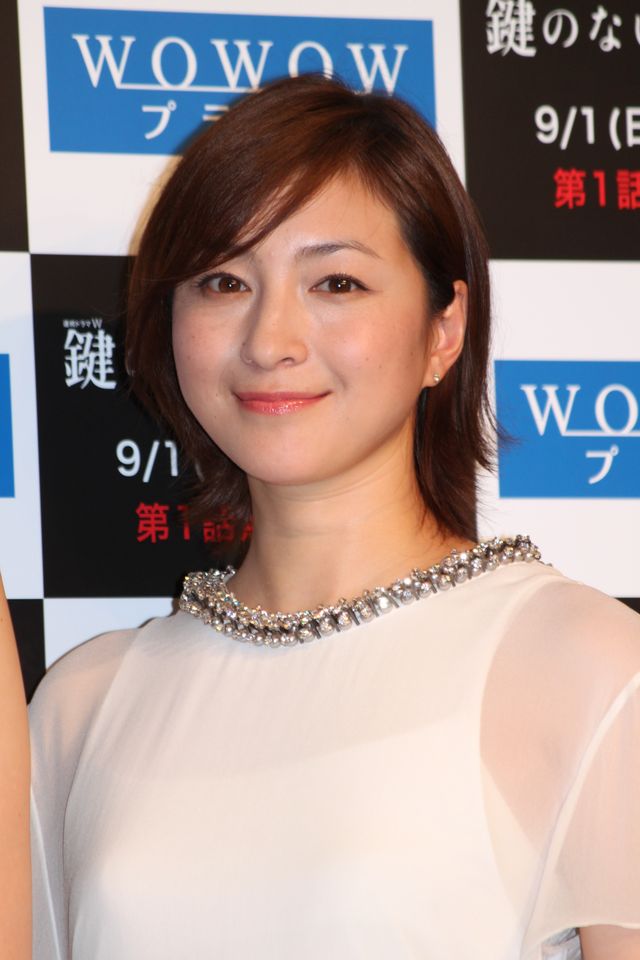 白の衣装で集結！広末＆倉科＆成海＆木村＆高梨の記者会見フォトギャラリー（8枚目）