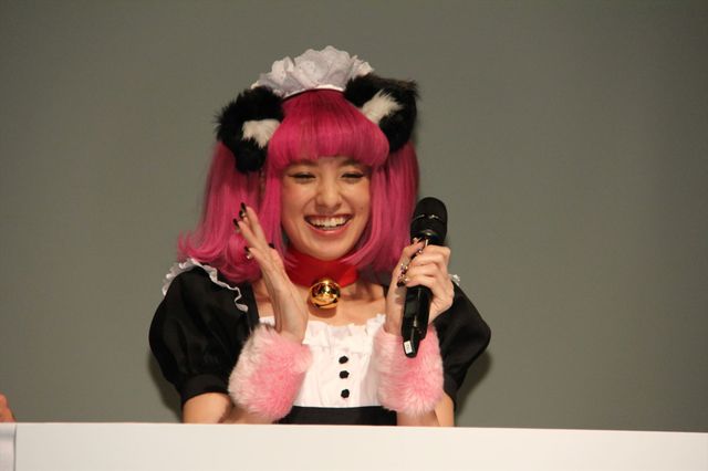 アッキーナ、クリスマスプレゼントに「悩み中」　画像ギャラリー（2枚目）