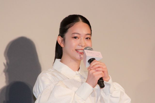 永野芽郁、齋藤潤に贈られた絵を持参！高橋文哉らと『からかい上手の高木さん』初日舞台挨拶（13枚目）