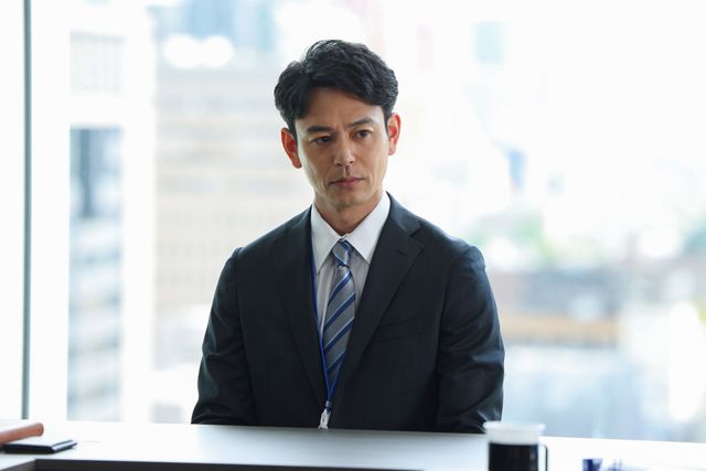 目黒蓮は謎の役柄…日曜劇場「ザ・ロイヤルファミリー」場面写真（2枚目）