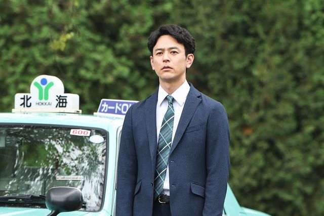 目黒蓮は謎の役柄…日曜劇場「ザ・ロイヤルファミリー」場面写真（3枚目）