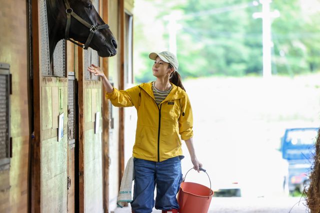 目黒蓮は謎の役柄…日曜劇場「ザ・ロイヤルファミリー」場面写真（4枚目）