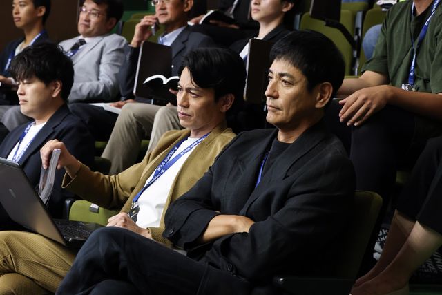 目黒蓮は謎の役柄…日曜劇場「ザ・ロイヤルファミリー」場面写真（5枚目）