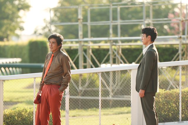 目黒蓮は謎の役柄…日曜劇場「ザ・ロイヤルファミリー」場面写真（11枚目）