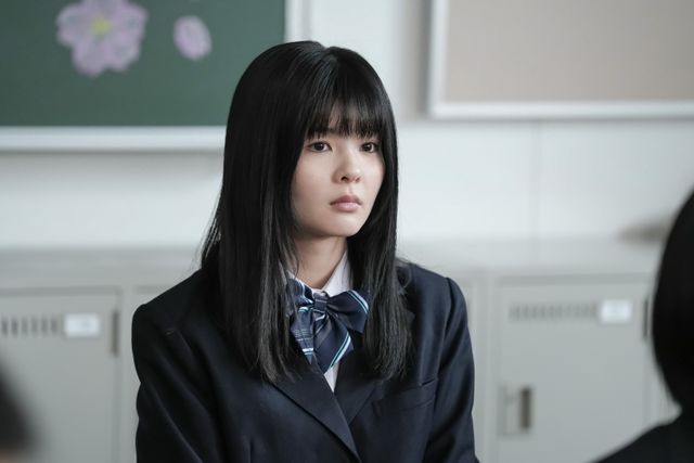 朝ドラ「おむすび」学校では一変…おとなしい女子高生のリサポン（田村芽実）：フォトギャラリー