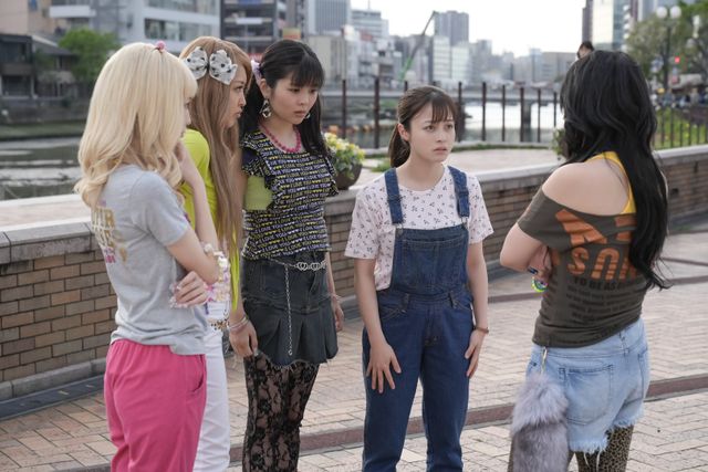 朝ドラ「おむすび」学校では一変…おとなしい女子高生のリサポン（田村芽実）（3枚目）