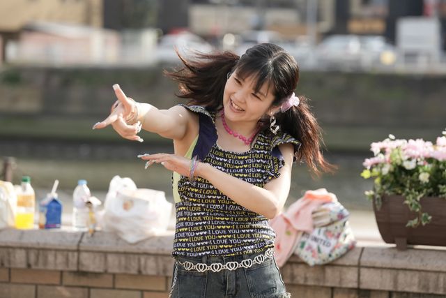 朝ドラ「おむすび」学校では一変…おとなしい女子高生のリサポン（田村芽実）（4枚目）