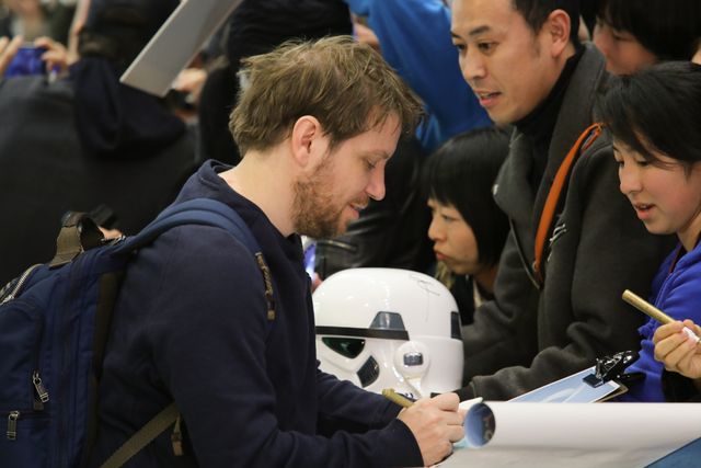 『スター・ウォーズ』イケメンラテン俳優が来日！フォトギャラリー（3枚目）