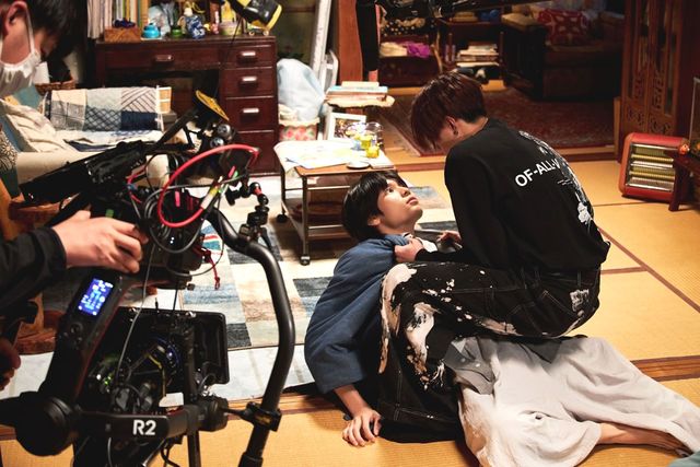 笑い合う萩原利久＆八木勇征！『劇場版『美しい彼～eternal～』』より（2枚目）