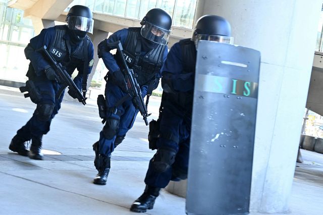 嘘だろ…「新空港占拠」初回からまさかの裏切り　第1話場面写真【ネタバレあり】（14枚目）