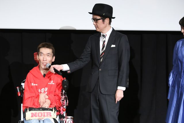 清野菜名ちゃんに誕生日プレゼント！『パーフェクト・レボリューション』初日舞台あいさつ（9枚目）