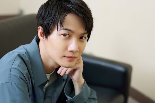 神木隆之介『ホリック xxxHOLiC』インタビュー撮り下ろしカット（8枚目）