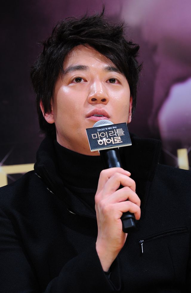 キム・レウォン、4年ぶりのスクリーン復帰作に「プレッシャーを感じている」＜韓国JPICTURES＞（3枚目）