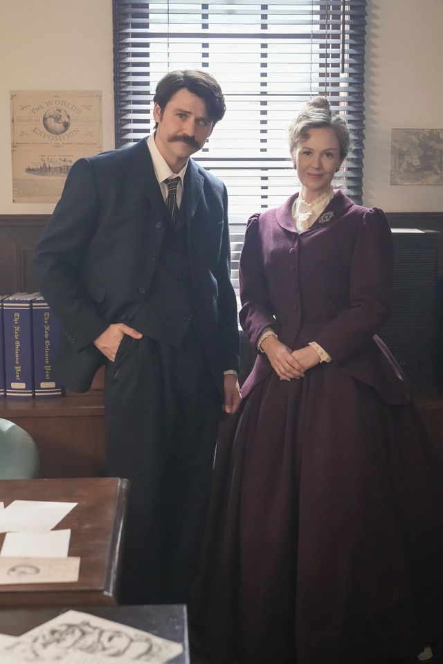 シャーロット・ケイト・フォックス&トミー・バストウの2ショット