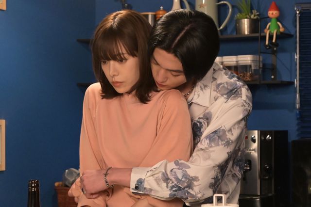 八木勇征がバックハグ！「ホスト相続しちゃいました」6話場面写真：フォトギャラリー