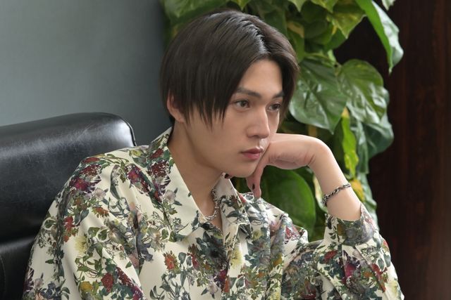 八木勇征がバックハグ！「ホスト相続しちゃいました」6話場面写真（5枚目）