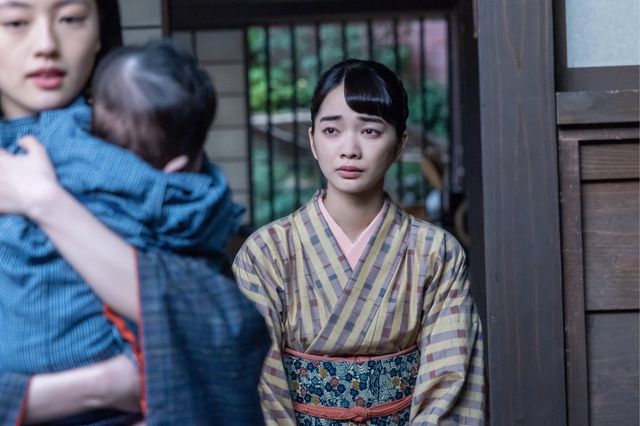 【画像8枚】朝ドラ「風、薫る」りん（見上愛）が直美（上坂樹里）を支えて…第109回場面写真：フォトギャラリー