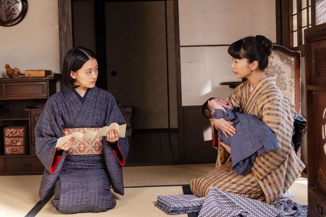【画像8枚】朝ドラ「風、薫る」りん（見上愛）が直美（上坂樹里）を支えて…第109回場面写真（4枚目）