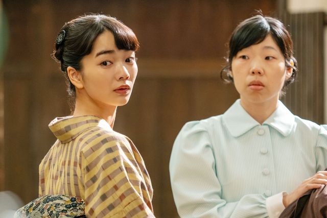 【画像8枚】朝ドラ「風、薫る」りん（見上愛）が直美（上坂樹里）を支えて…第109回場面写真（5枚目）