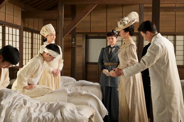 【画像12枚】朝ドラ「風、薫る」直美（上坂樹里）がふらついて…第107回場面写真（2枚目）