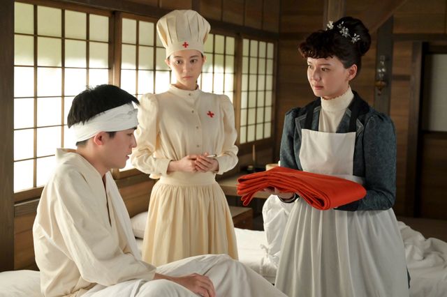 【画像12枚】朝ドラ「風、薫る」直美（上坂樹里）がふらついて…第107回場面写真（4枚目）