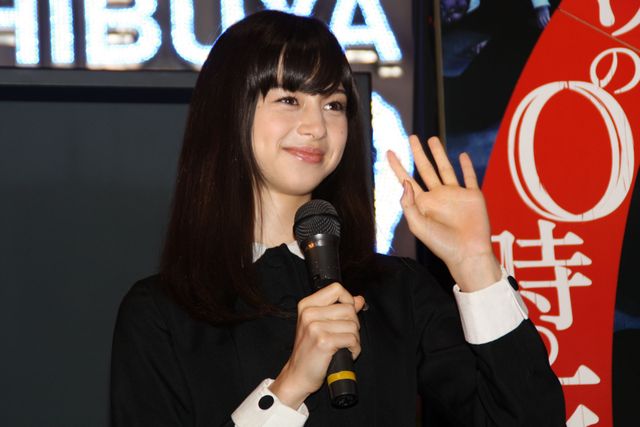 貞子と超美少女がキス！まさに禁断のフォトギャラリー（2枚目）