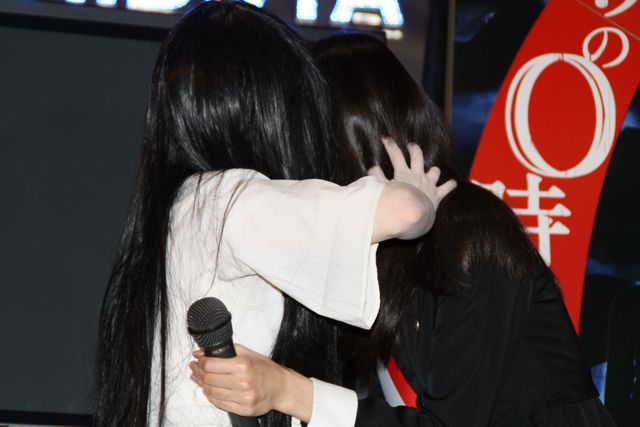 貞子と超美少女がキス！まさに禁断のフォトギャラリー（7枚目）